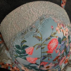 34C Victoria Secret Bra